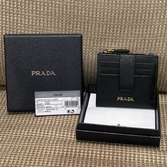 Authentic Prada Small Saffiano Leather Wallet - Picture 5 of 11